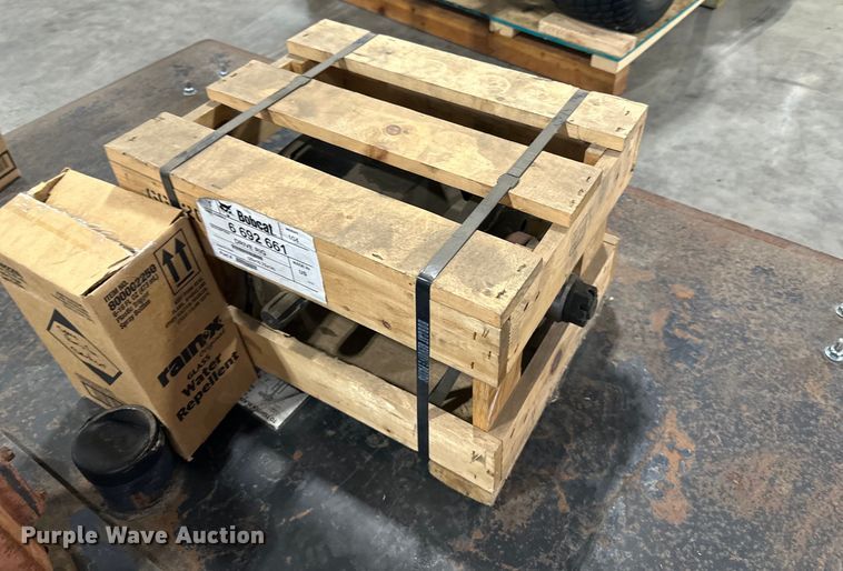 image for item LR9459 2008 Bobcat  72HF skid steer rotary mower