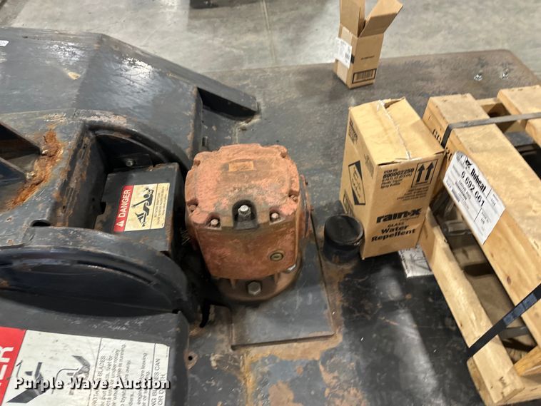 image for item LR9459 2008 Bobcat  72HF skid steer rotary mower