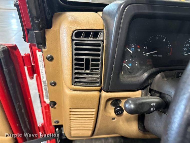 image for item LR9463 1997 Jeep  Wrangler  SUV