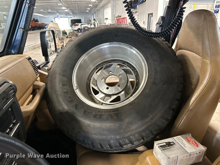 image for item LR9463 1997 Jeep  Wrangler  SUV