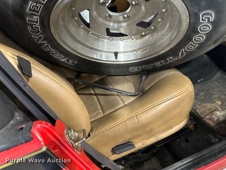 image for item LR9463 1997 Jeep  Wrangler  SUV