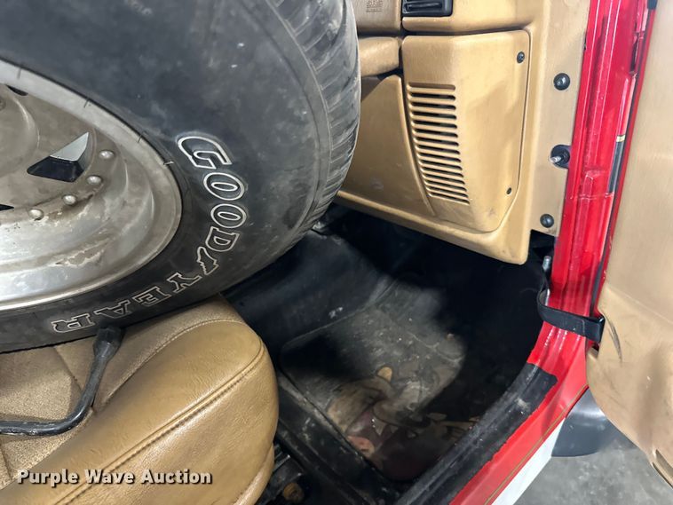 image for item LR9463 1997 Jeep  Wrangler  SUV