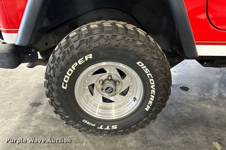 image for item LR9463 1997 Jeep  Wrangler  SUV