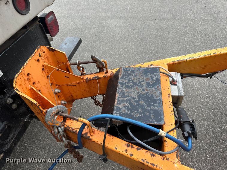 image for item LR9464 2005 Stepp SPH3.0 pot hole patcher