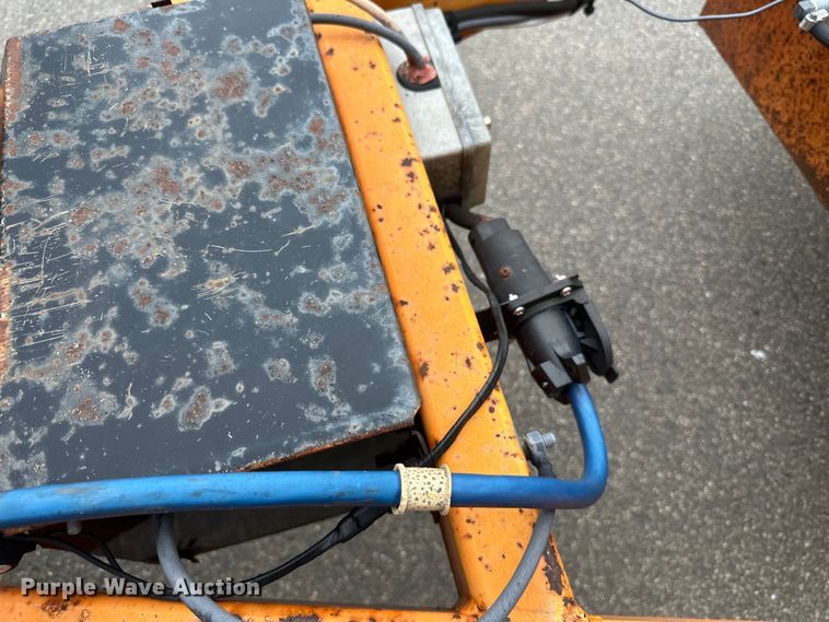 image for item LR9464 2005 Stepp SPH3.0 pot hole patcher