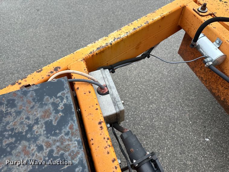 image for item LR9464 2005 Stepp SPH3.0 pot hole patcher