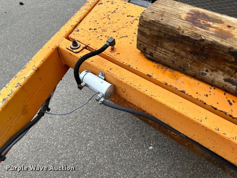 image for item LR9464 2005 Stepp SPH3.0 pot hole patcher