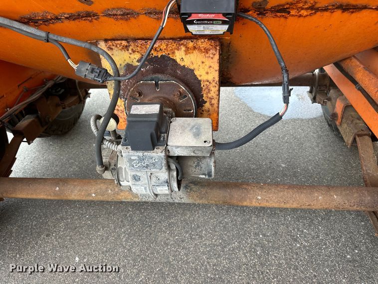 image for item LR9464 2005 Stepp SPH3.0 pot hole patcher