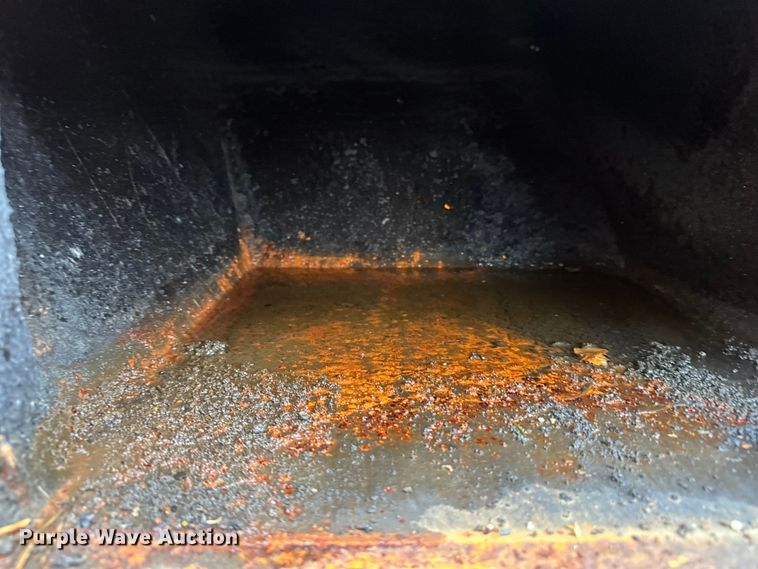 image for item LR9464 2005 Stepp SPH3.0 pot hole patcher