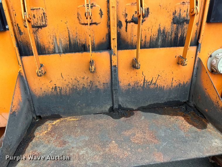 image for item LR9464 2005 Stepp SPH3.0 pot hole patcher