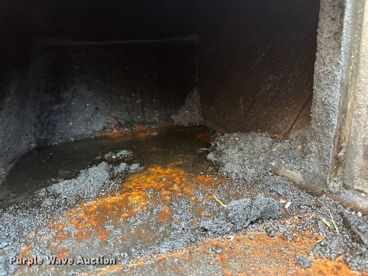 image for item LR9464 2005 Stepp SPH3.0 pot hole patcher