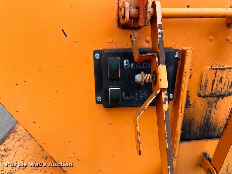 image for item LR9464 2005 Stepp SPH3.0 pot hole patcher