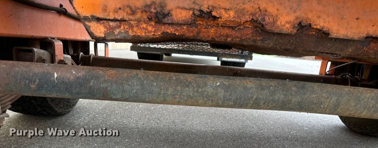 image for item LR9464 2005 Stepp SPH3.0 pot hole patcher