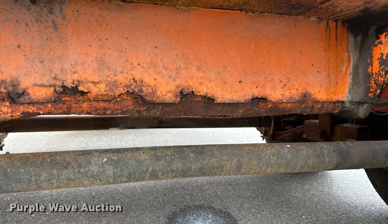 image for item LR9464 2005 Stepp SPH3.0 pot hole patcher