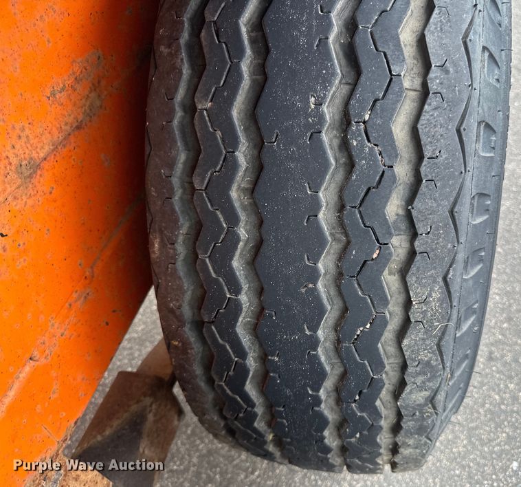 image for item LR9464 2005 Stepp SPH3.0 pot hole patcher