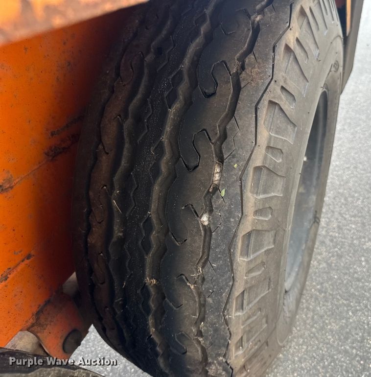 image for item LR9464 2005 Stepp SPH3.0 pot hole patcher