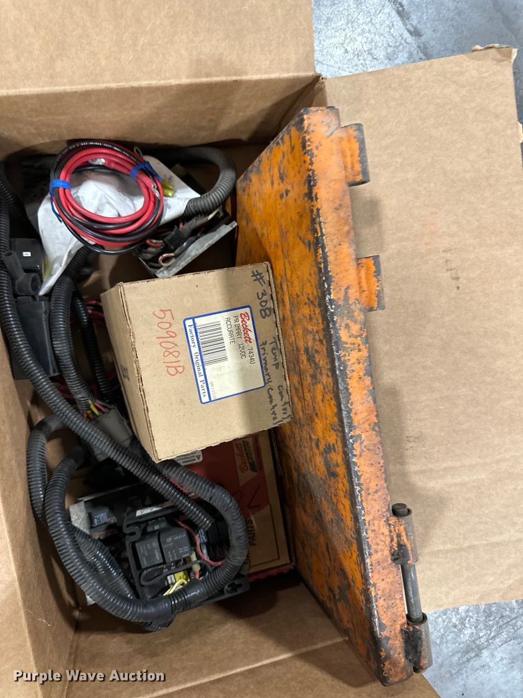 image for item LR9464 2005 Stepp SPH3.0 pot hole patcher