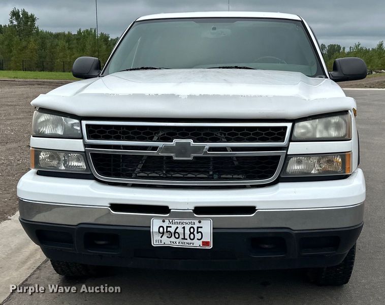 image for item LR9466 2006 Chevrolet  Silverado 1500 Crew Cab pickup truck