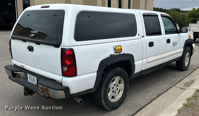 image for item LR9466 2006 Chevrolet  Silverado 1500 Crew Cab pickup truck