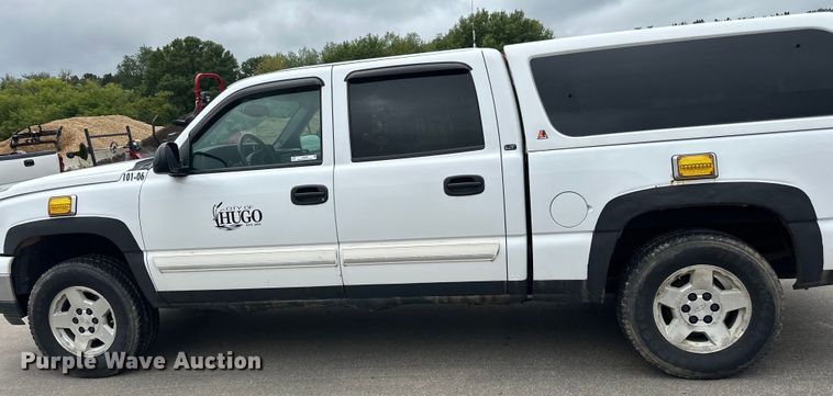 image for item LR9466 2006 Chevrolet  Silverado 1500 Crew Cab pickup truck