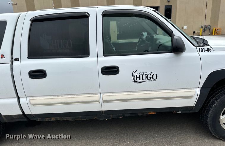 image for item LR9466 2006 Chevrolet  Silverado 1500 Crew Cab pickup truck