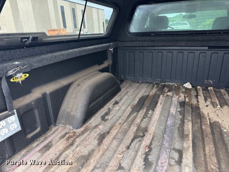 image for item LR9466 2006 Chevrolet  Silverado 1500 Crew Cab pickup truck