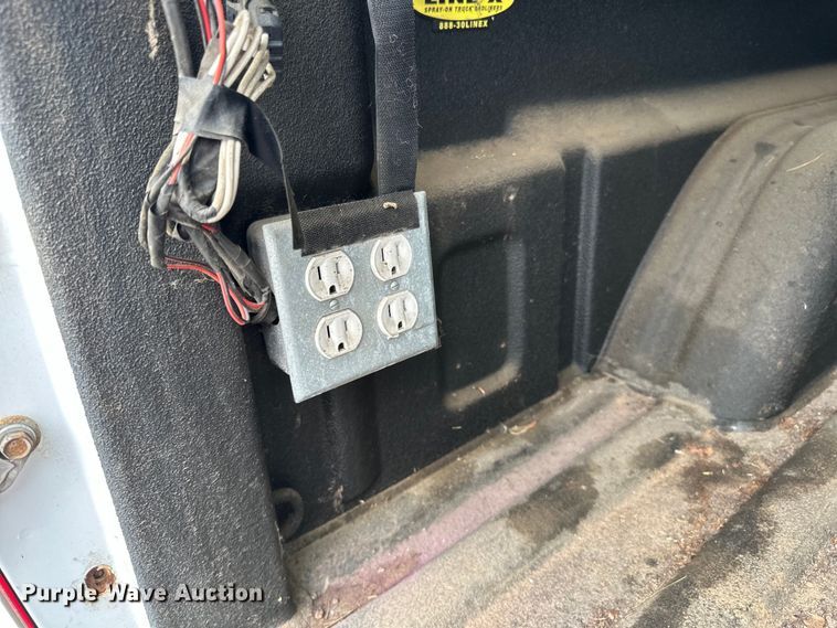 image for item LR9466 2006 Chevrolet  Silverado 1500 Crew Cab pickup truck