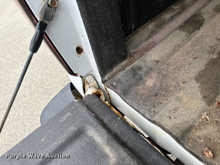 image for item LR9466 2006 Chevrolet  Silverado 1500 Crew Cab pickup truck