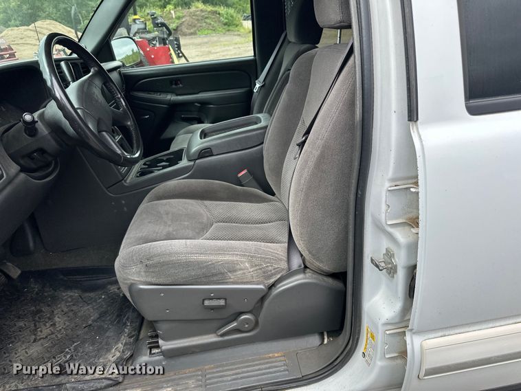 image for item LR9466 2006 Chevrolet  Silverado 1500 Crew Cab pickup truck