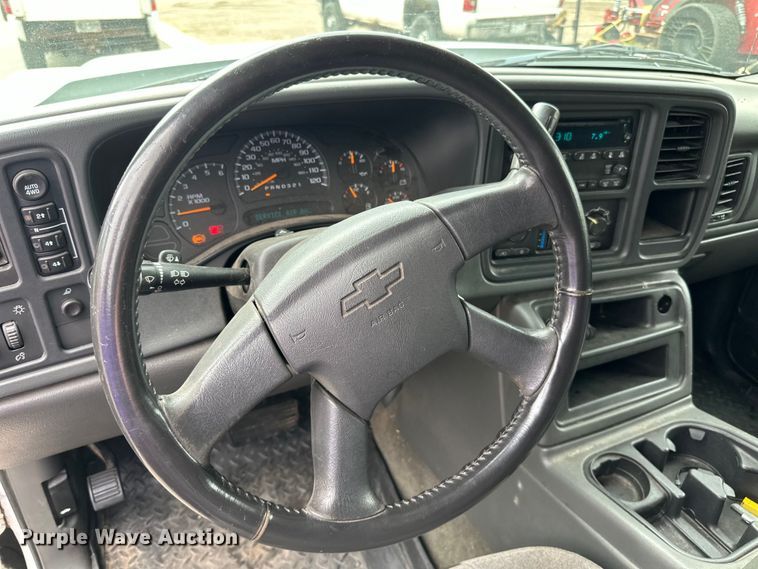 image for item LR9466 2006 Chevrolet  Silverado 1500 Crew Cab pickup truck