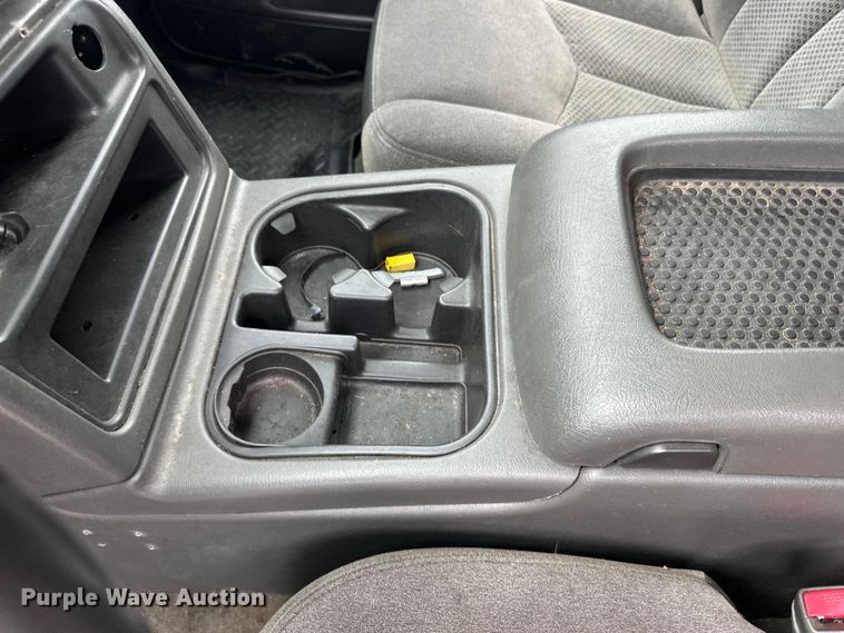 image for item LR9466 2006 Chevrolet  Silverado 1500 Crew Cab pickup truck