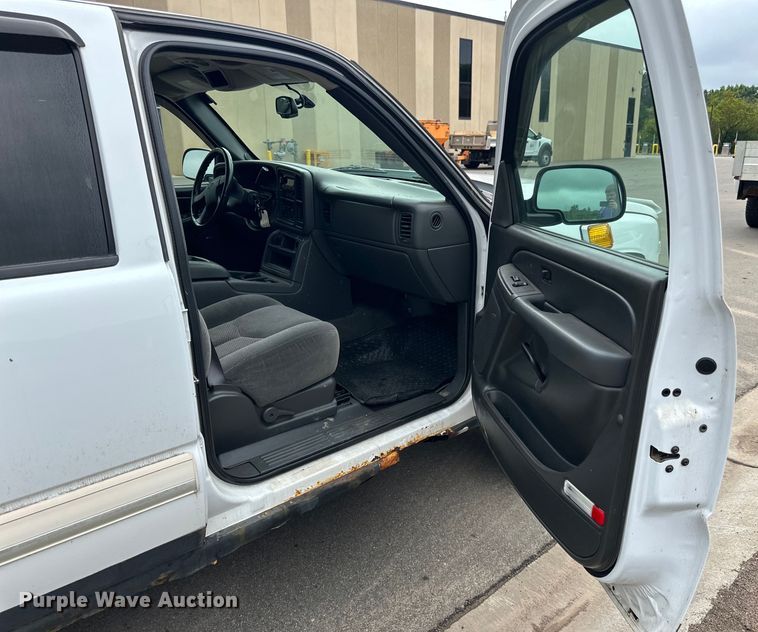 image for item LR9466 2006 Chevrolet  Silverado 1500 Crew Cab pickup truck