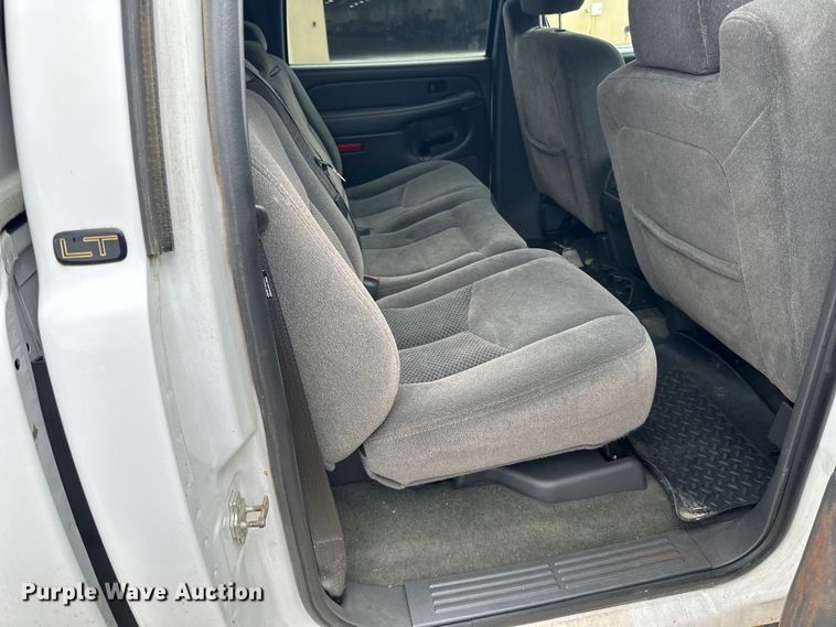 image for item LR9466 2006 Chevrolet  Silverado 1500 Crew Cab pickup truck