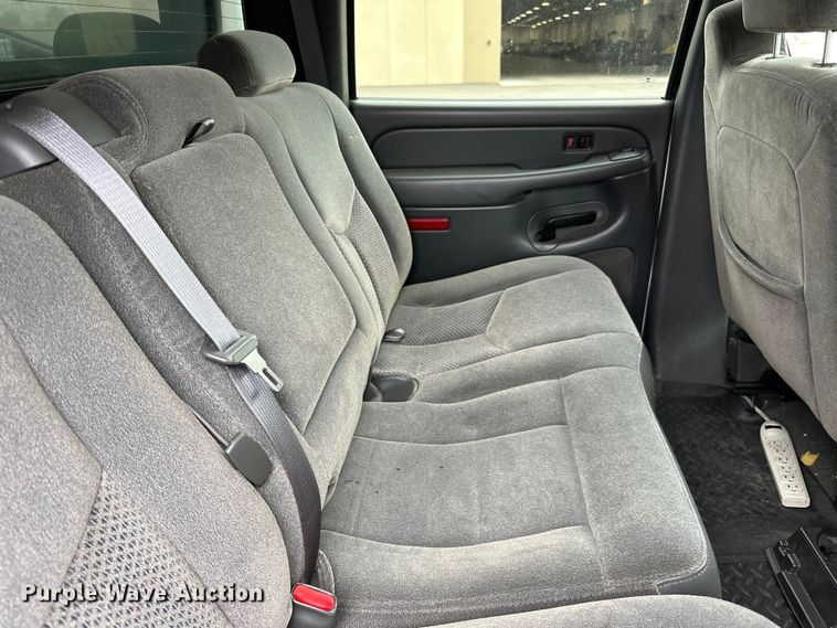 image for item LR9466 2006 Chevrolet  Silverado 1500 Crew Cab pickup truck