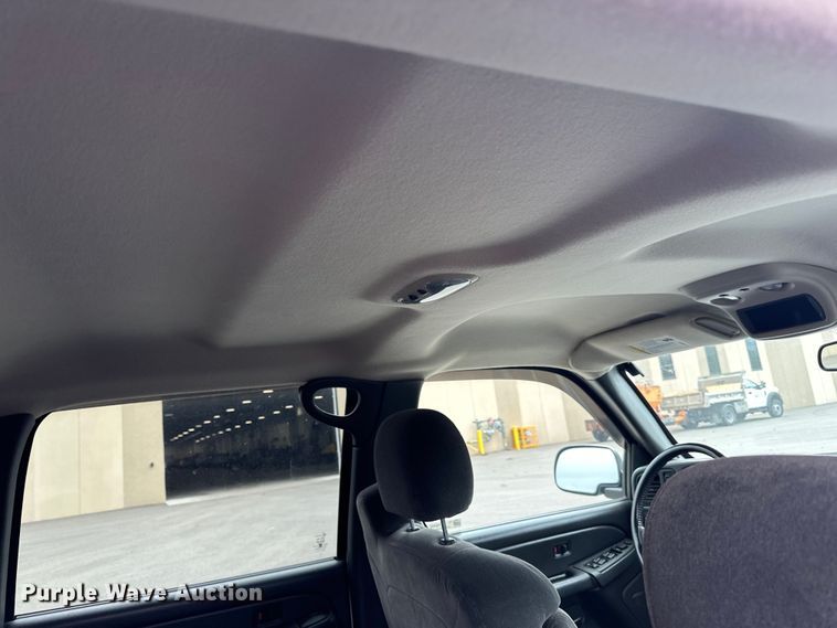 image for item LR9466 2006 Chevrolet  Silverado 1500 Crew Cab pickup truck