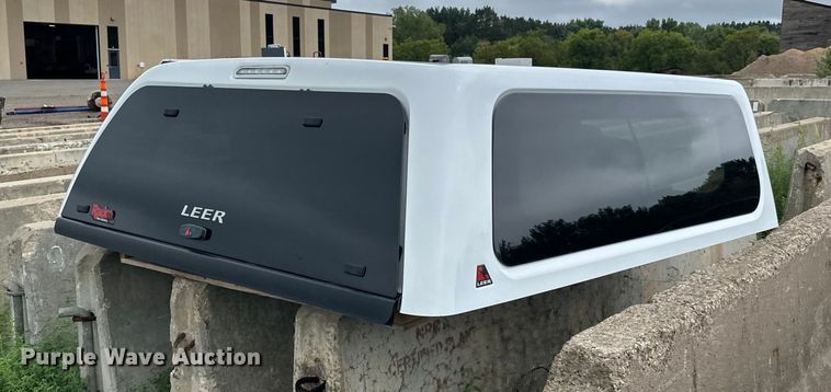 image for item LR9467 Leer  topper