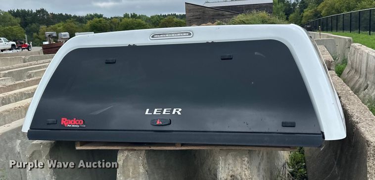 image for item LR9467 Leer  topper