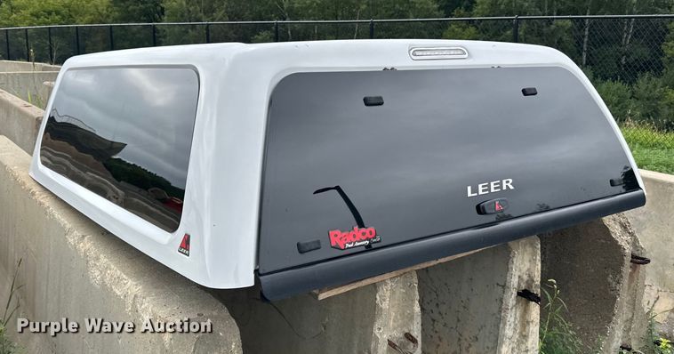 image for item LR9467 Leer  topper