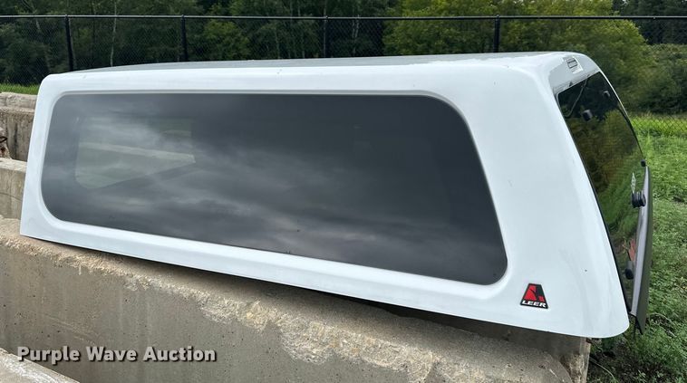 image for item LR9467 Leer  topper