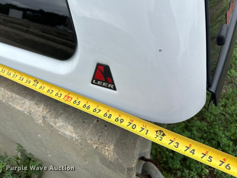 image for item LR9467 Leer  topper