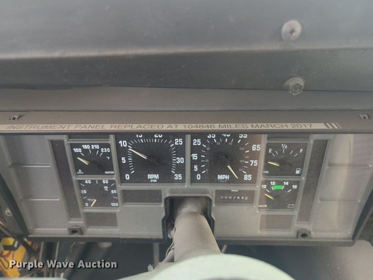 image for item NG9928 1997 International 3800 school bus