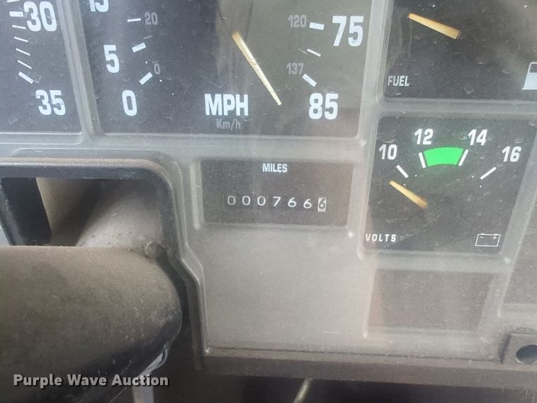 image for item NG9928 1997 International 3800 school bus