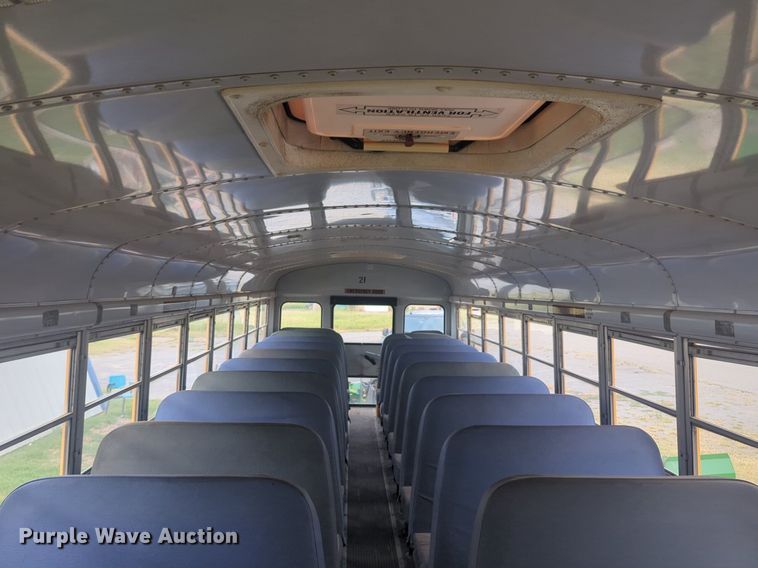 image for item NG9928 1997 International 3800 school bus