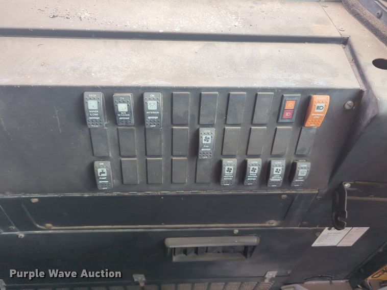 image for item NG9928 1997 International 3800 school bus