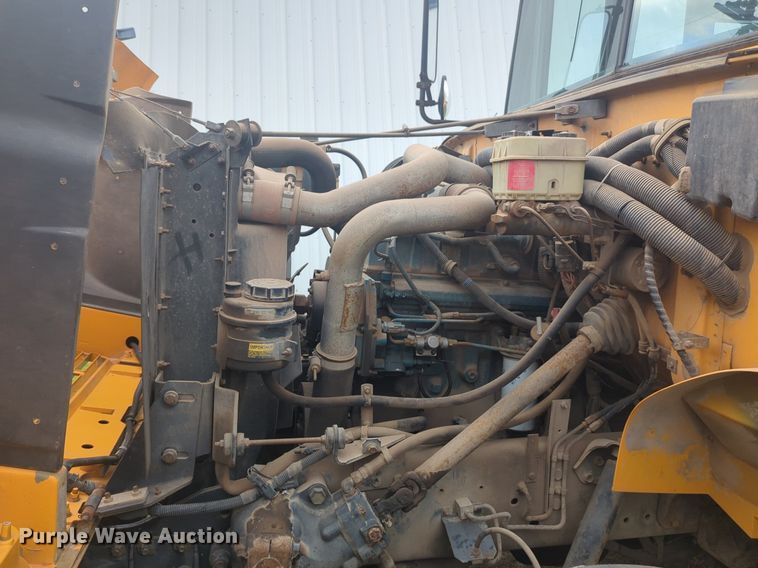 image for item NG9928 1997 International 3800 school bus