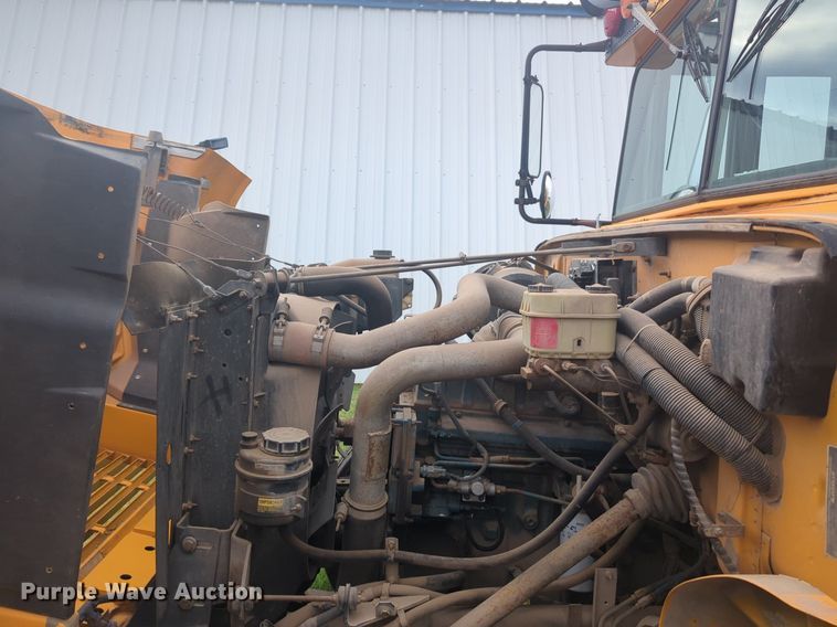 image for item NG9928 1997 International 3800 school bus