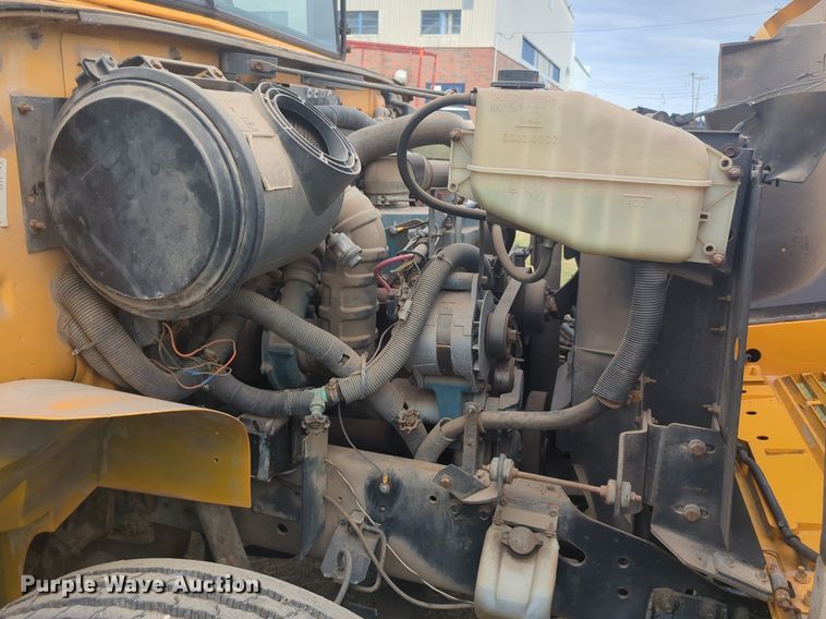 image for item NG9928 1997 International 3800 school bus