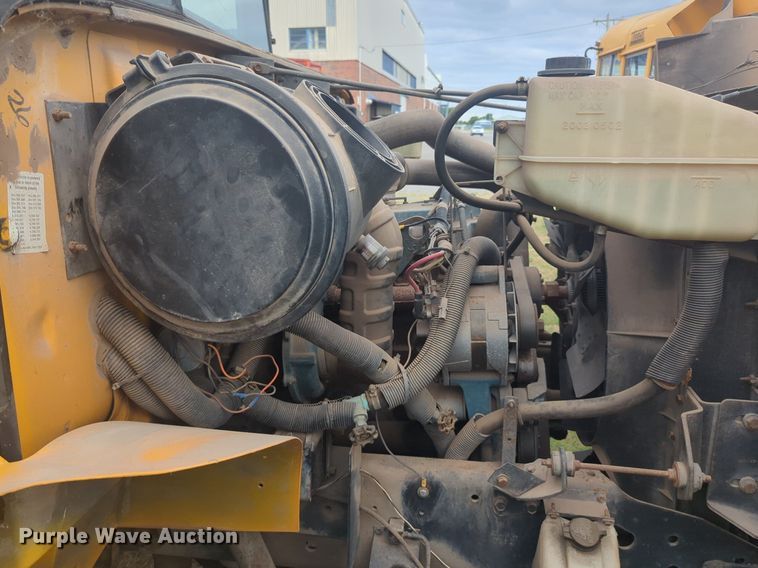 image for item NG9928 1997 International 3800 school bus