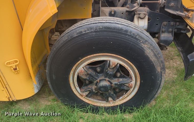 image for item NG9928 1997 International 3800 school bus