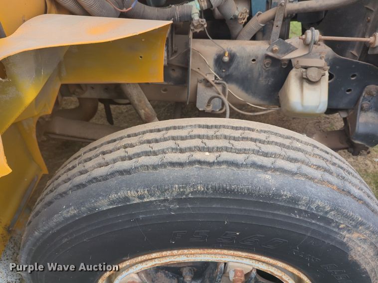 image for item NG9928 1997 International 3800 school bus